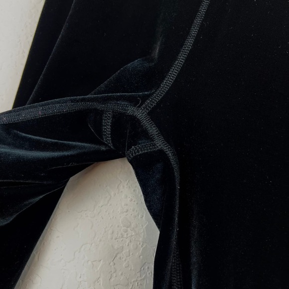 Beyond Yoga Black Velvet Motion High Waisted Midi Pull On Legging Size Small - Picture 7 of 7